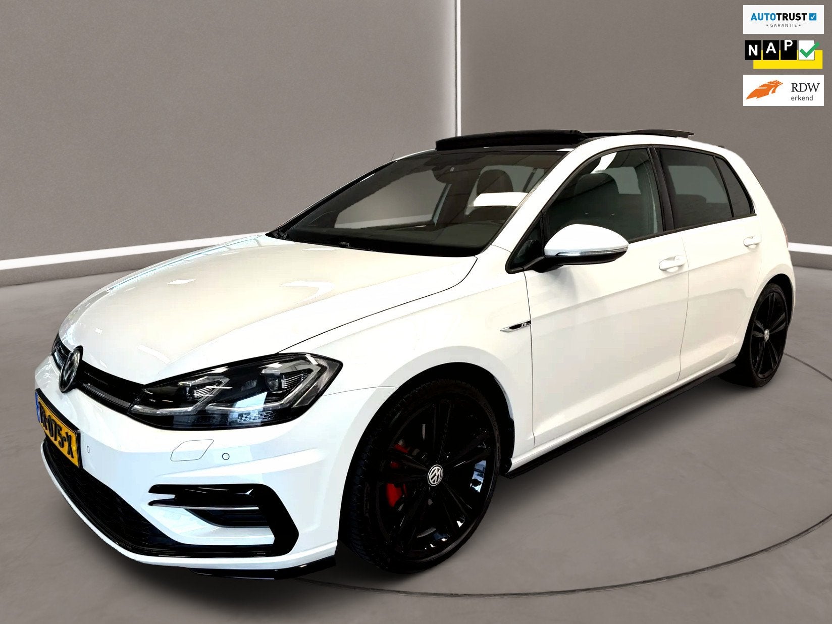 Volkswagen Golf 1.5 TSI R-Line 150 Pk Automaat Airco Navi Le, Euro 6, 4 cilinders, 150 pk, Wit