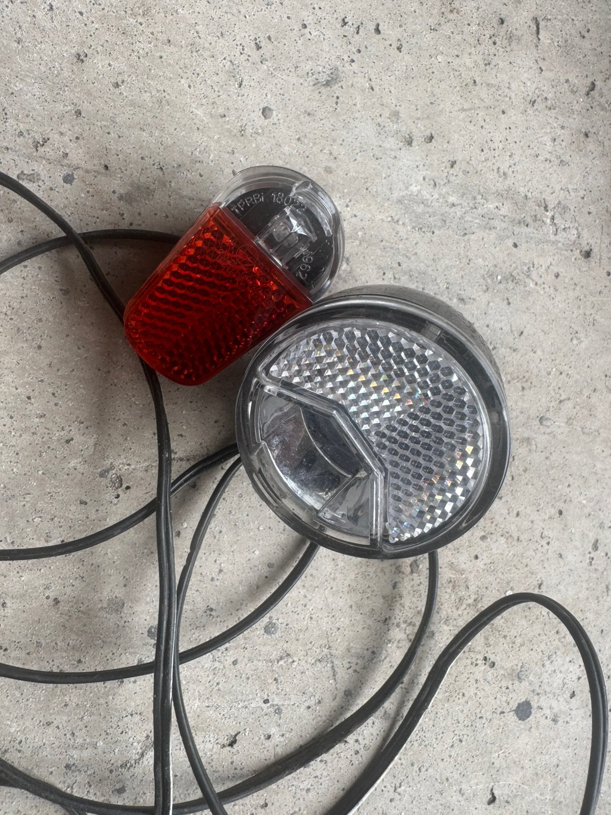 voorlicht en achterlicht voor elektrische fiets me kabel, Ophalen of Verzenden, Nieuw, Achterlicht