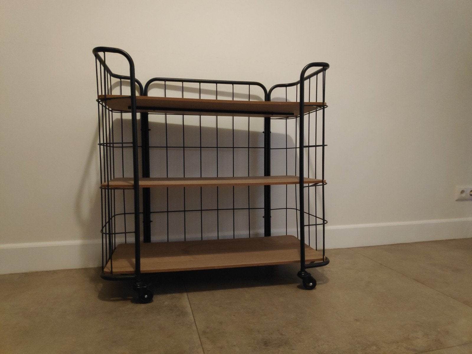 Industriële trolley/serveerwagen met 3 planken, Ophalen of Verzenden, Zo goed als nieuw