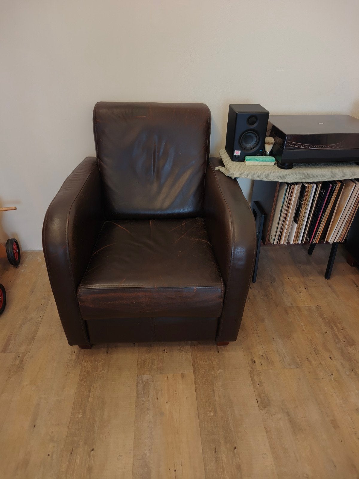 Twee comfortabele leren fauteuils - Donkerbruin, Huis en Inrichting, Gebruikt, Klassiek, Comfortabel, Ophalen of Verzenden, 75 tot 100 cm