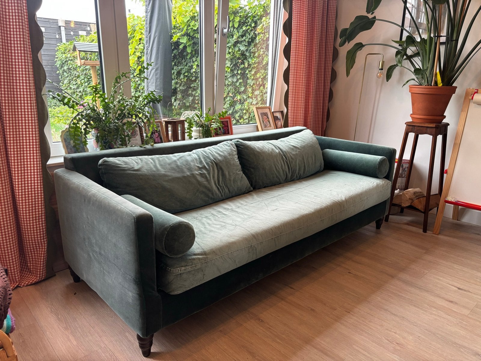 Maisons du Monde Malik 3-seater sofa in green velvet, Huis en Inrichting, Banken | Sofa's en Chaises Longues, Ophalen, Gebruikt