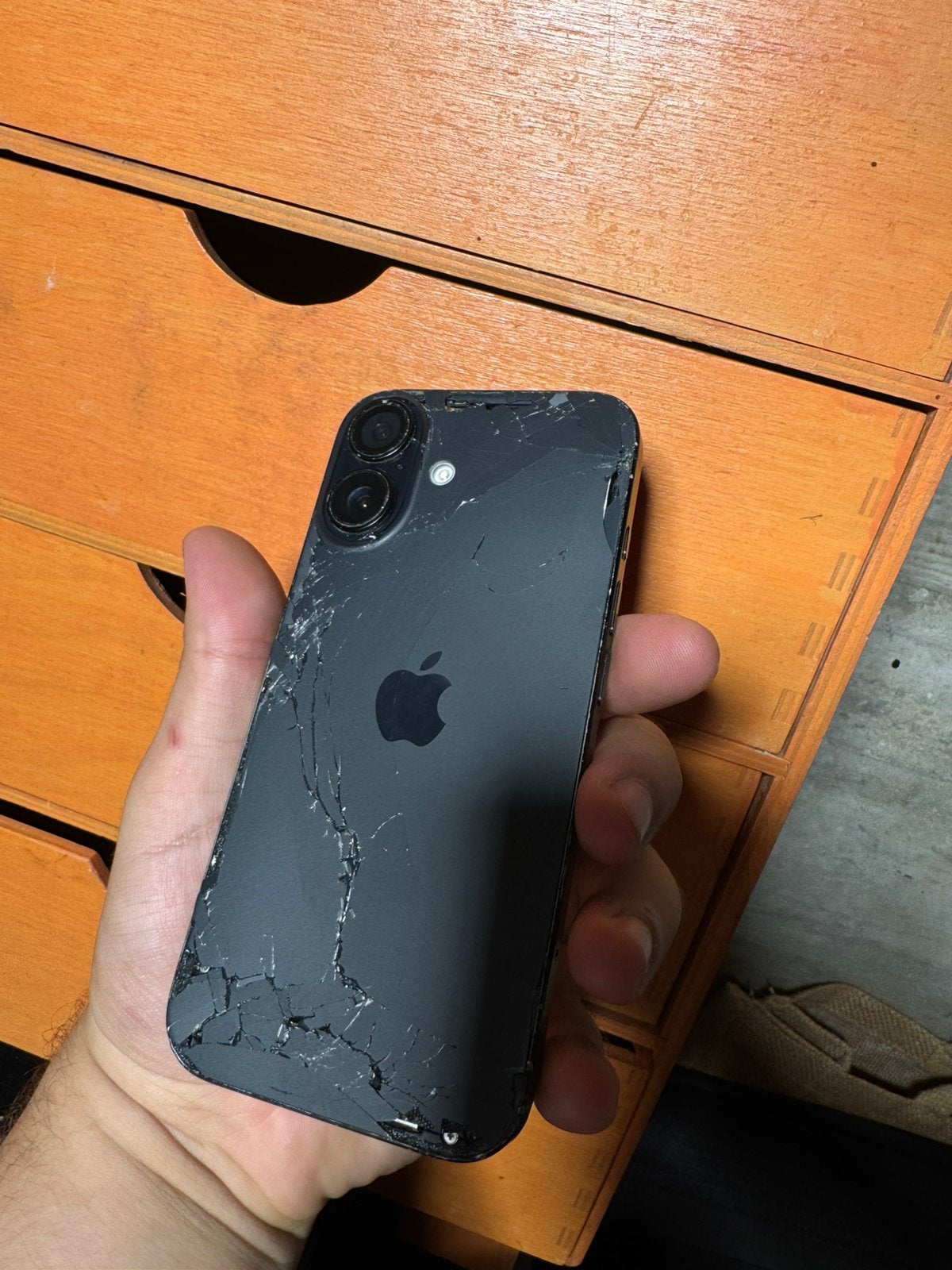 Iphone 16 128gb zwart schade, Telecommunicatie, Mobiele telefoons | Apple iPhone, 128 GB, Zwart, IPhone 16, Ophalen of Verzenden