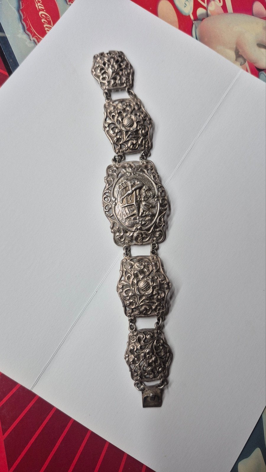 Antieke Zilveren Armband met Gedetailleerde Scènes, Ophalen of Verzenden, Zilver, Armband