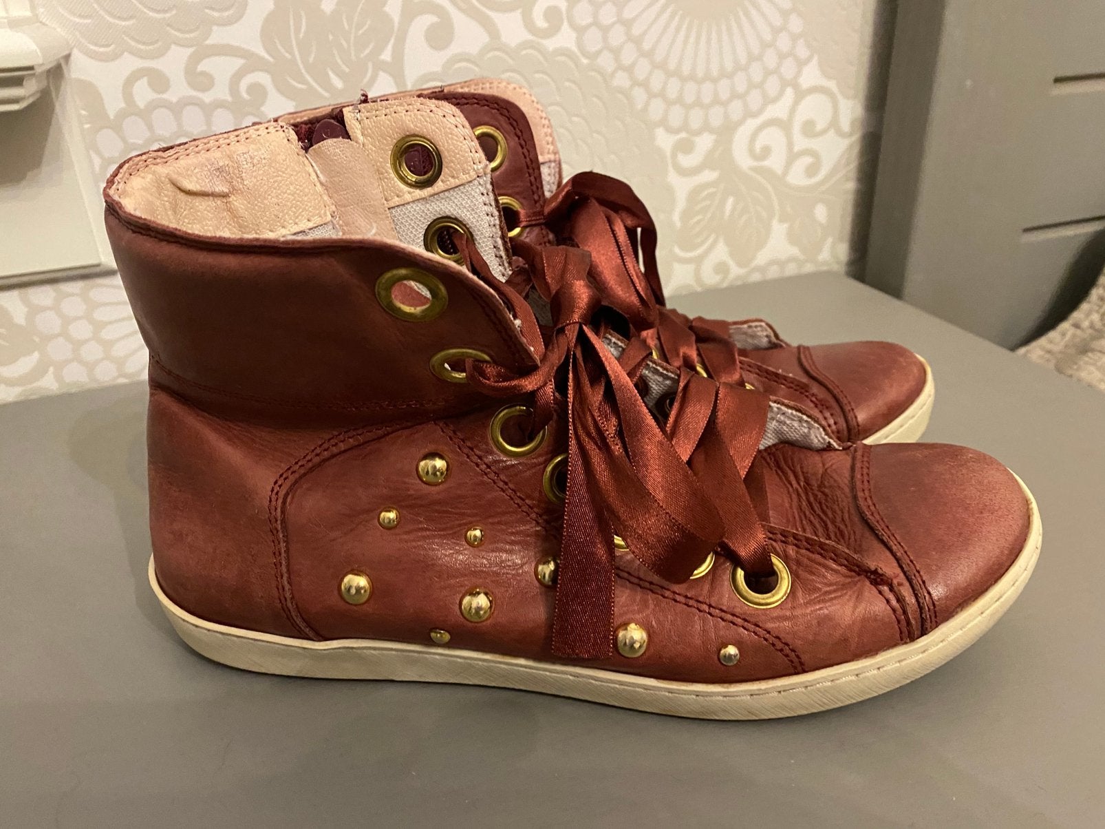 GRATIS Z.G.A.N. Dames meisjes bordeaux schoenen maat 37 / 38, Ophalen, Rood, Sneakers of Gympen, Zo goed als nieuw