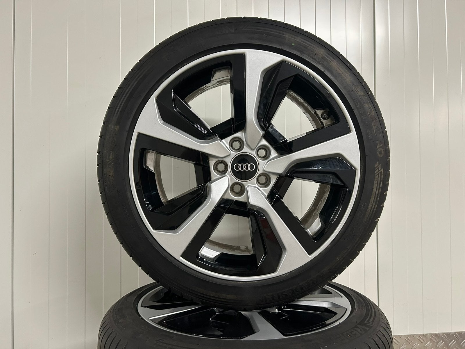Originele Audi A1 S1 5x100 17 inch sport Vredenstein AO 2022, Ophalen, Audi, Banden en Velgen, 17 inch