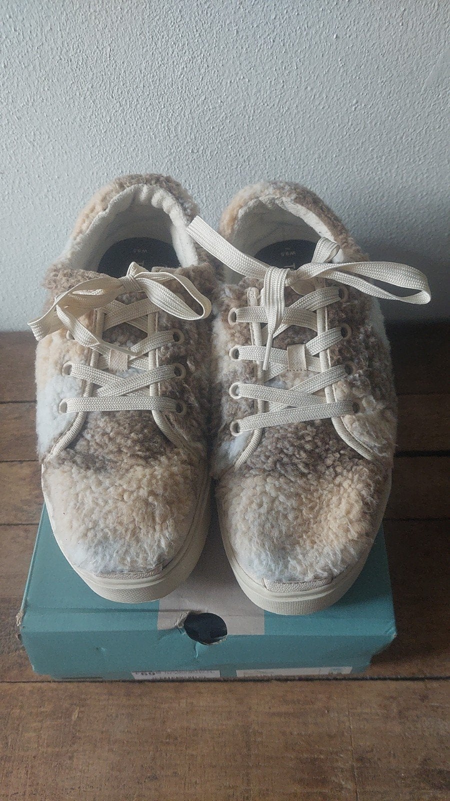 Toms sneakers met zacht bontje, maat 41, Overige kleuren, Ophalen of Verzenden, Toms, Sneakers of Gympen