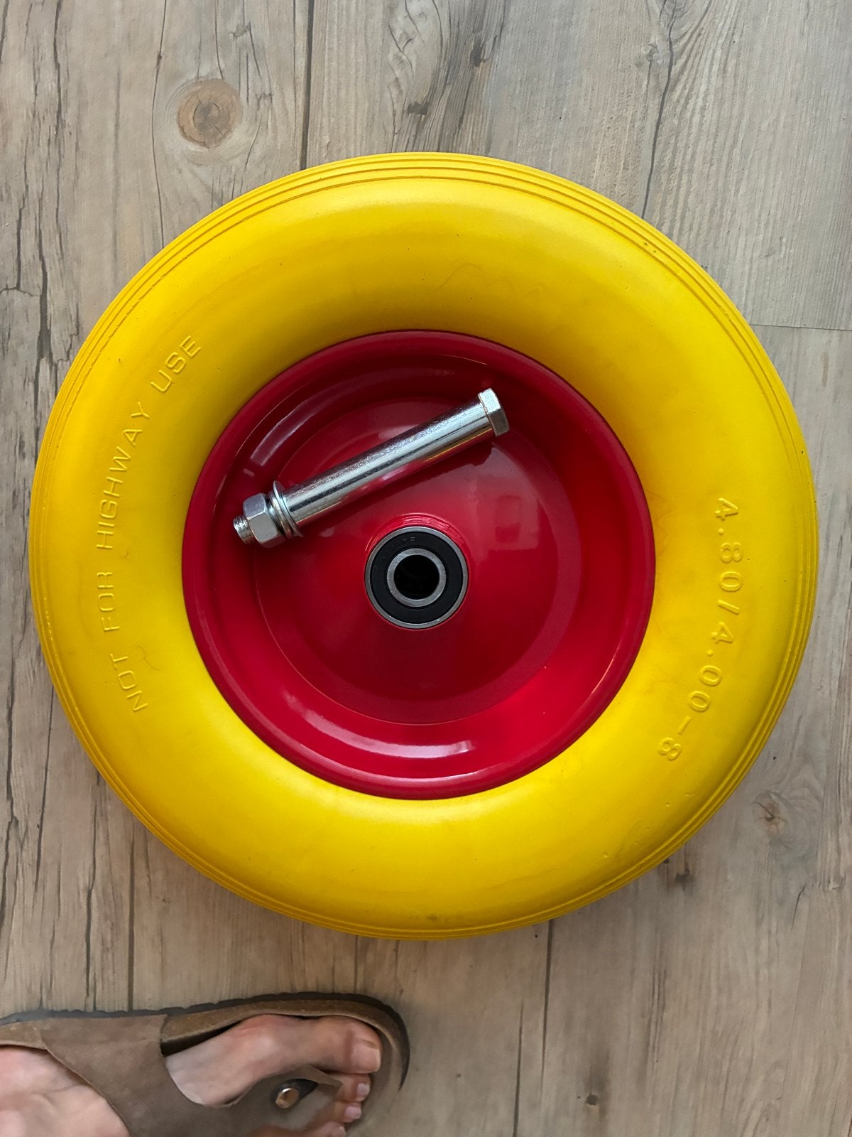 Nieuw kruiwagenwiel met as - geel/rood, Ophalen of Verzenden, Nieuw, Handmatig, Eenwielig