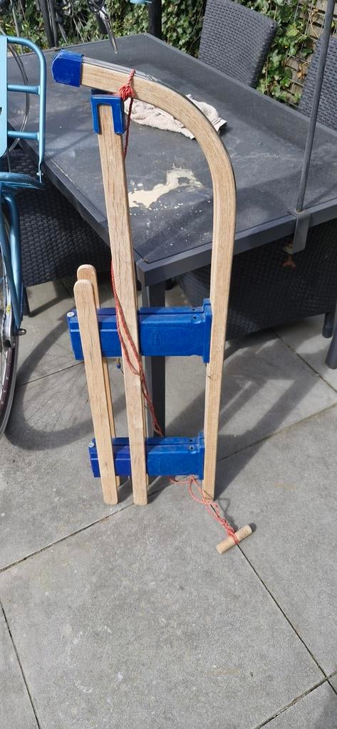 Houten slee met blauwe kunststof onderdelen, Ophalen, Gebruikt, Hout