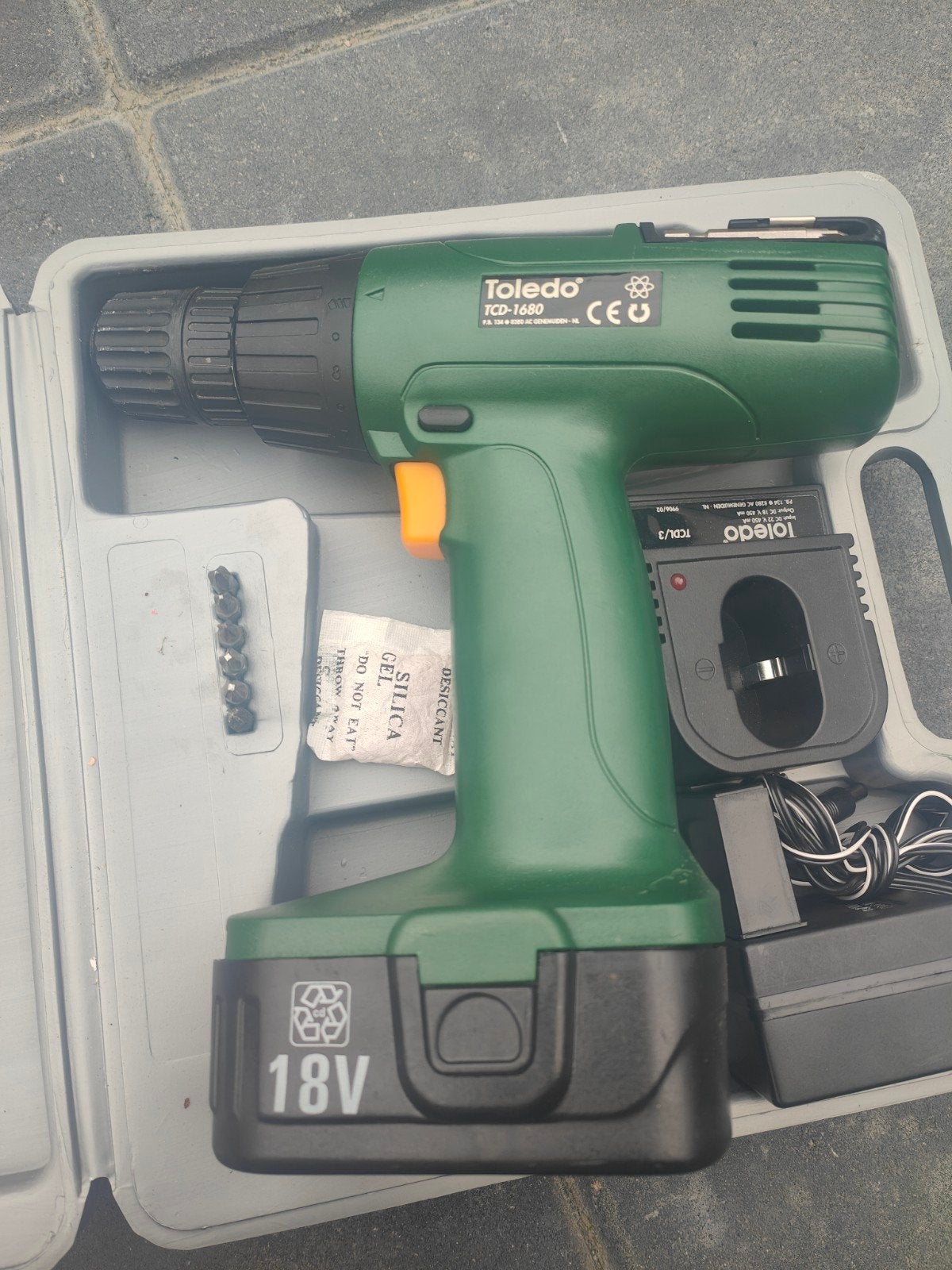 Toledo TCD-1680 Accuboormachine 18V met oplader en koffer, Gebruikt, Variabele snelheid, Ophalen of Verzenden, Boor- en Schroefmachine