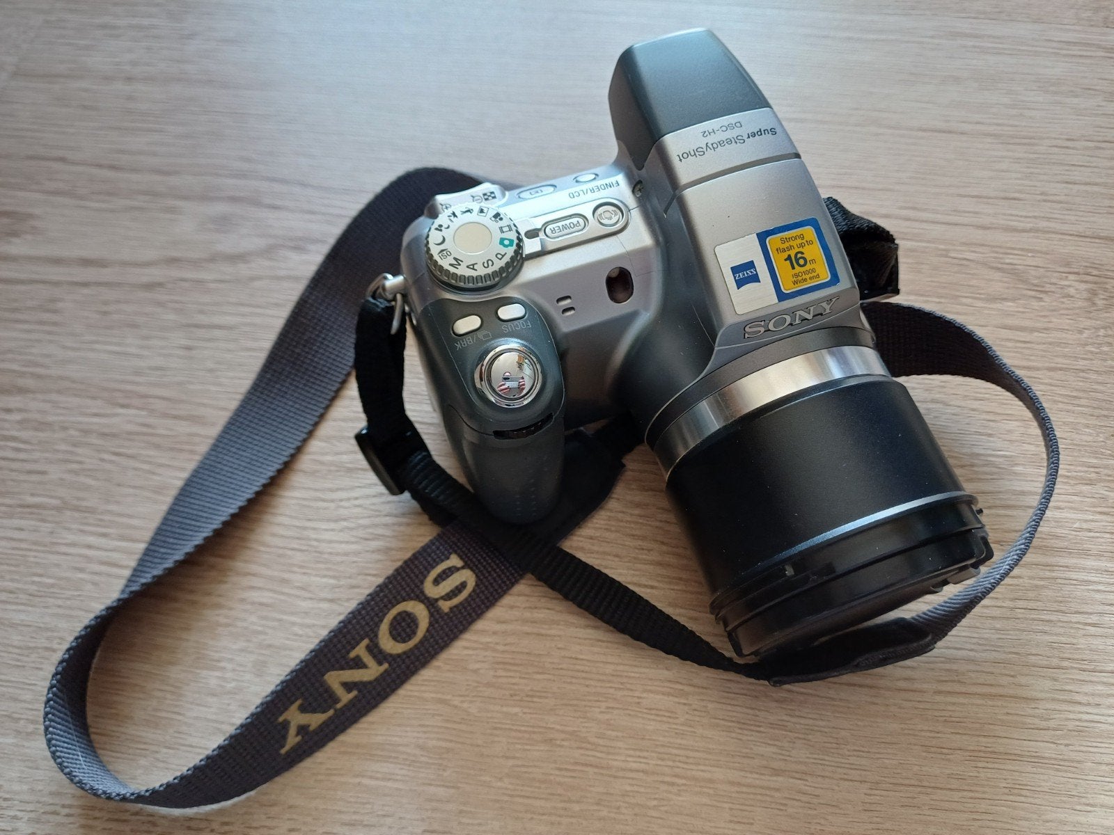 Sony Cyber-shot DSC-H2 digitale camera met 12x optische zoom, Gebruikt, Ophalen of Verzenden, Sony, Draagriem