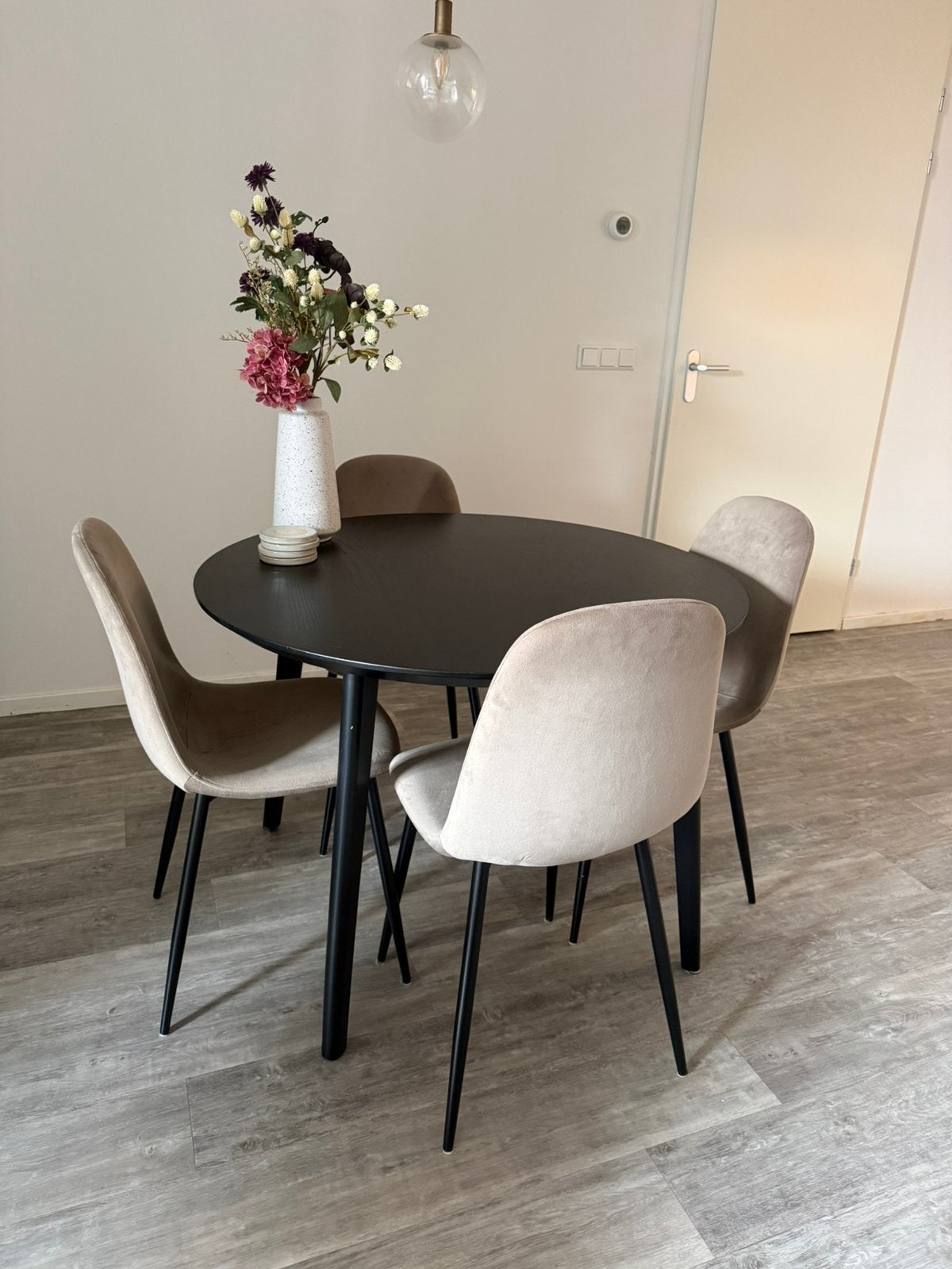 Zithoek - ronde tafel en 4 beige stoelen, Huis en Inrichting, Tafels | Eettafels, Ophalen, Gebruikt, Rond, Vier personen