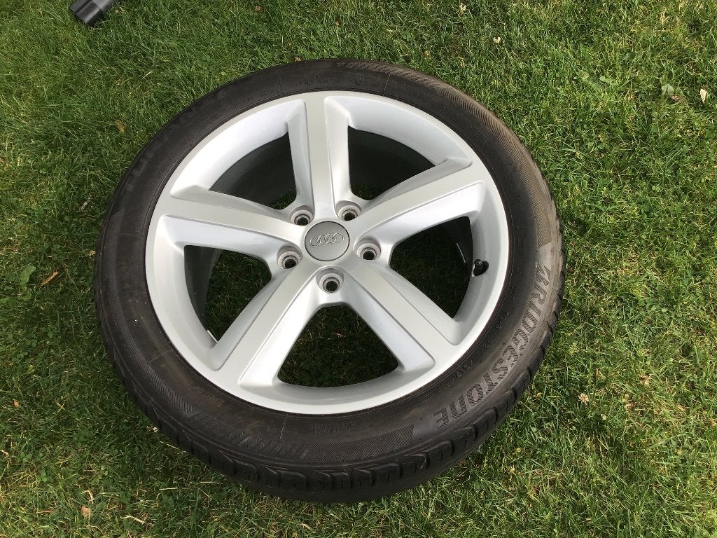 Originele Audi A3 velgen 17 inch incl. Bridgestone banden, Auto-onderdelen, Banden en Velgen, Ophalen, Gebruikt, Banden en Velgen