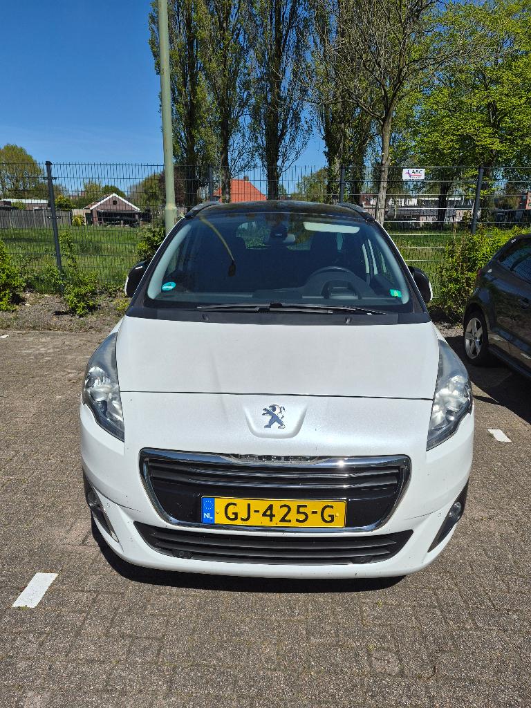 Peugeot 5008 1.6 VTI 121KW EGS 7PL 2015 Wit, Stof, 164 pk, 4 cilinders, 7 stoelen