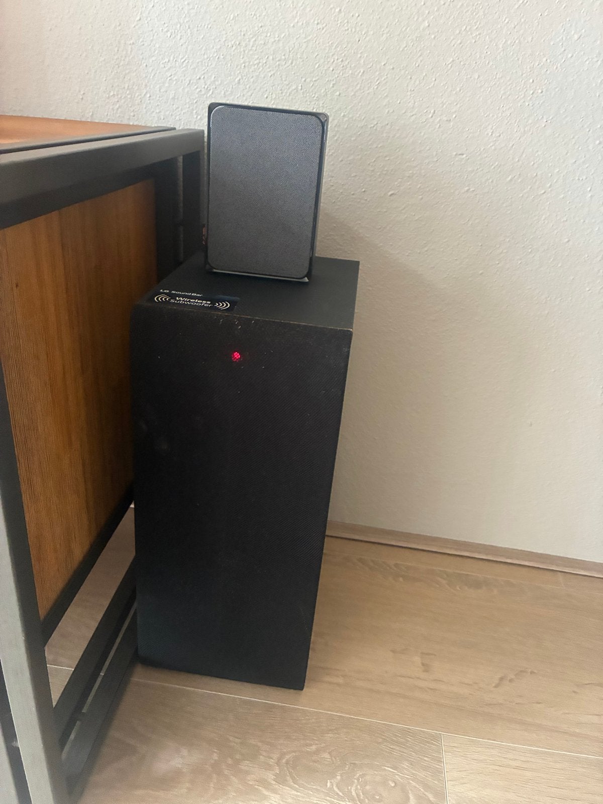 Foto 5 van LG OLED Smart TV met Soundbar en Subwoofer 65 inch. 3,5 jaar