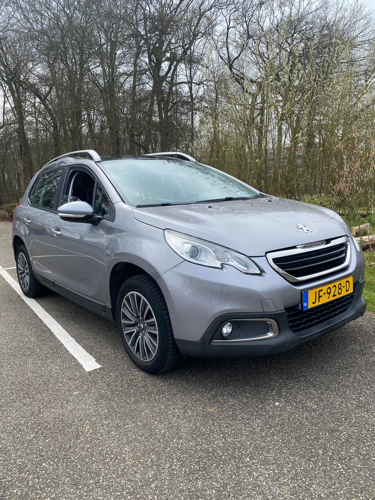 Peugeot 2008 1.2 | Automaat | Airco | Cruise | Panodak | Nav, Auto's, 40 €/maand, Zwart, 1199 cc, Parkeersensor