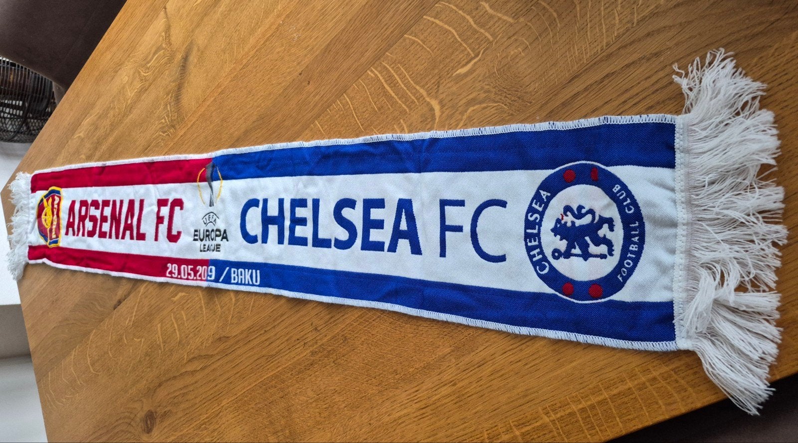 Arsenal vs Chelsea Europa League Finale 2019 Sjaal, Ophalen of Verzenden, Zo goed als nieuw, Buitenlandse clubs, Vaantje of Sjaal
