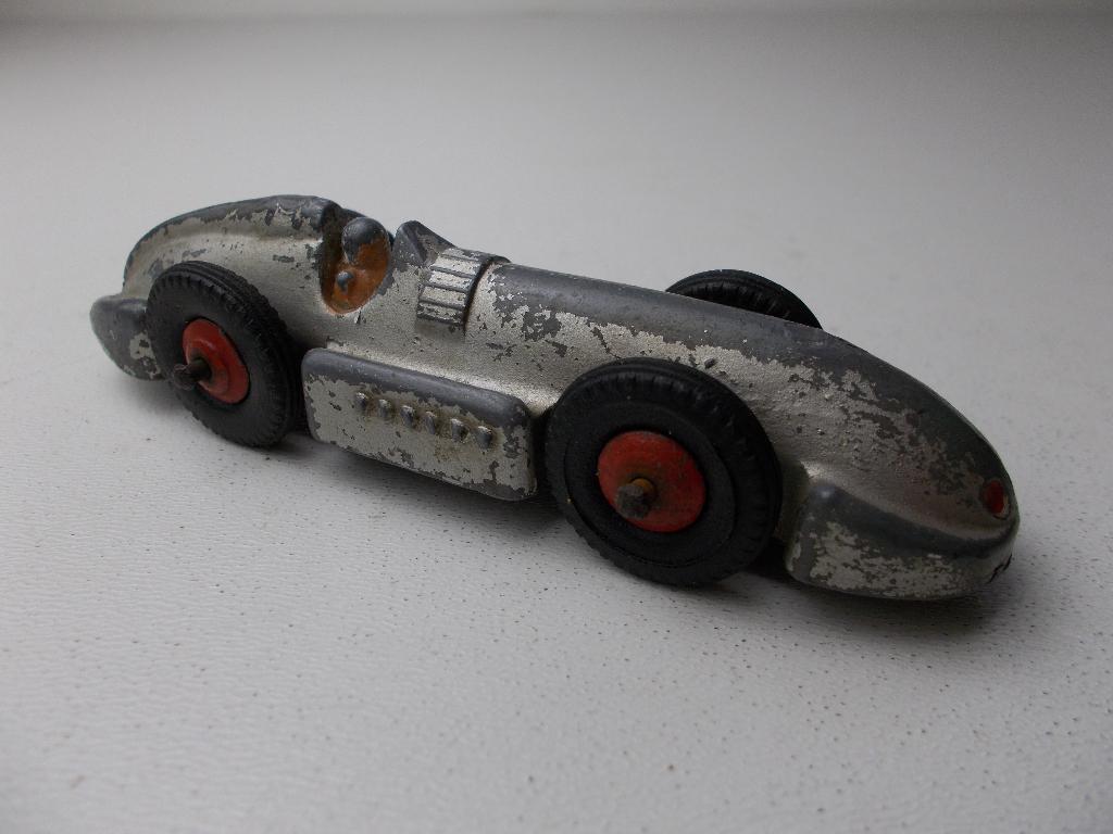 1946 Dinky Toys 23E SPEED OF THE WIND. Racing Car. (-S-), Hobby en Vrije tijd, Modelauto's | 1:43, Ophalen of Verzenden, Gebruikt