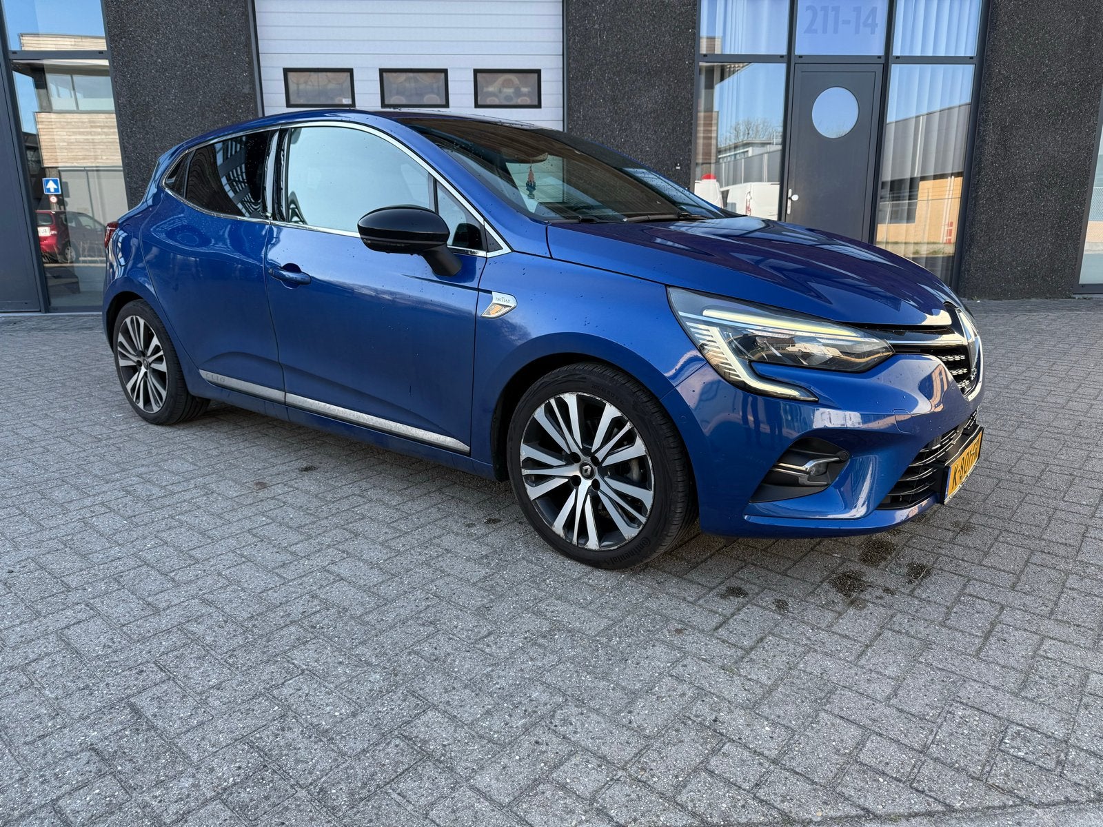 Renault Clio Initiale Paris E-TECH 140 PK Automaat– Vol, 4 cilinders, 1165 kg, Blauw, Particulier