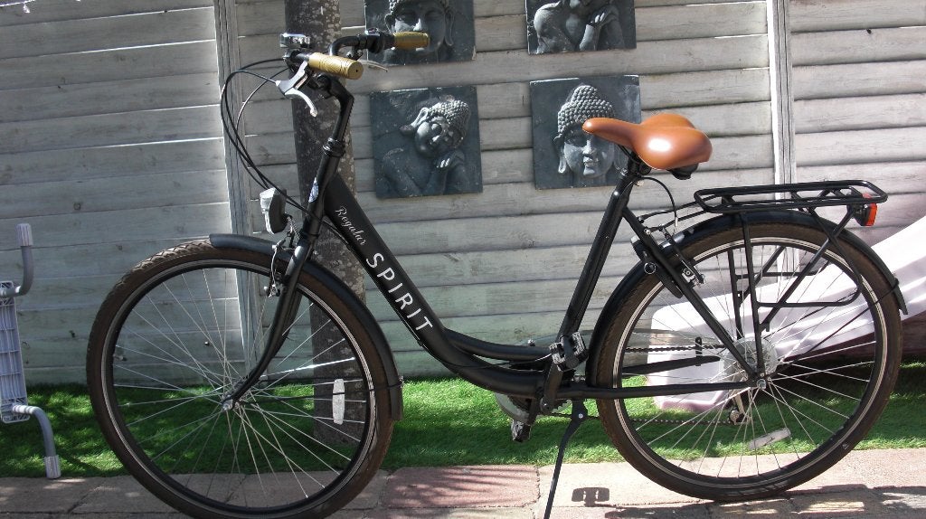 28 inch matzwarte damesfiets z.g.a.n., 53 tot 56 cm, Velgrem, Versnellingen, Zo goed als nieuw
