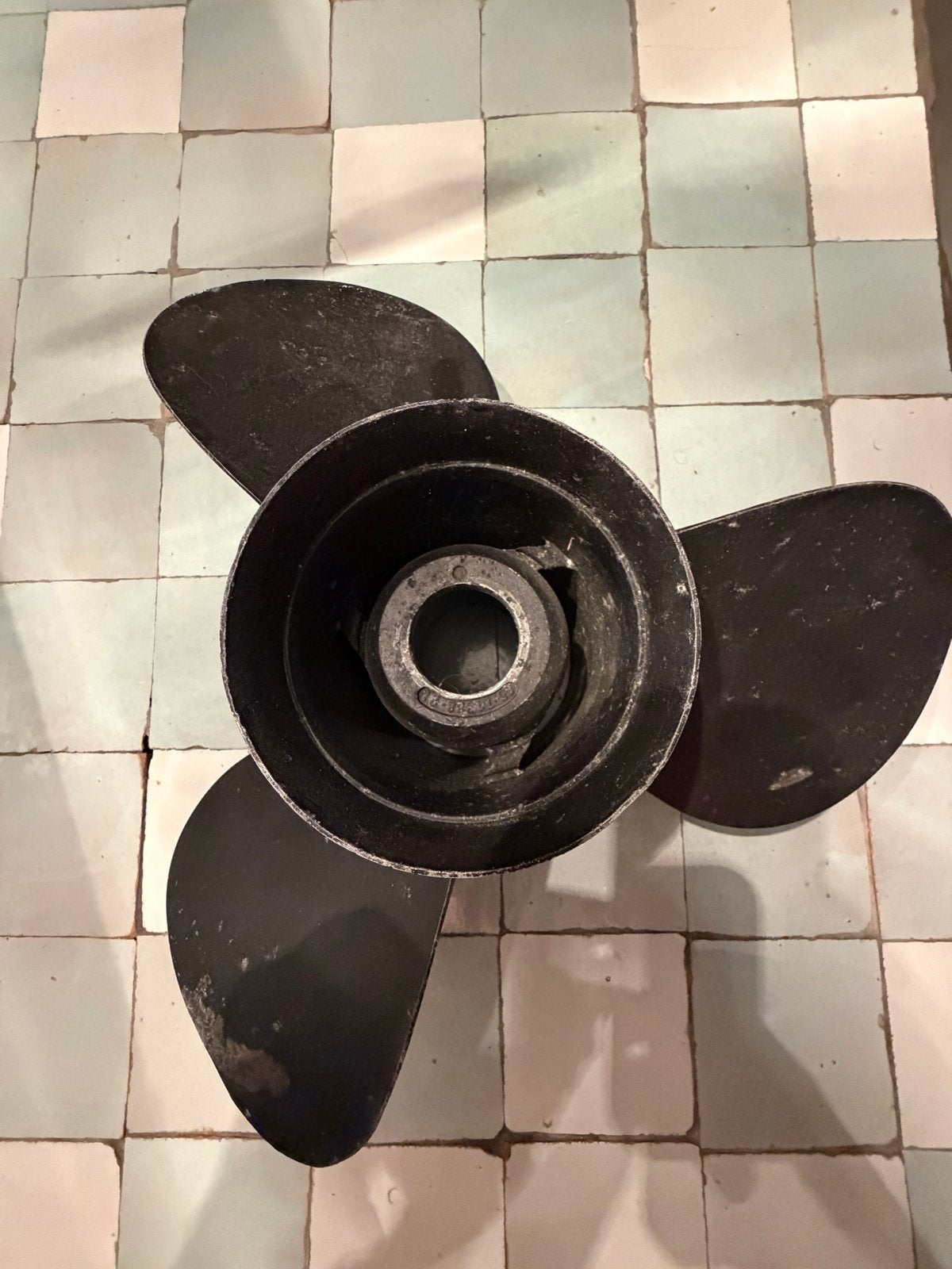 Gebruikte scheepsschroef - 3-blads, zwart, Ophalen of Verzenden, Gebruikt, Motor en Techniek, Motorboot