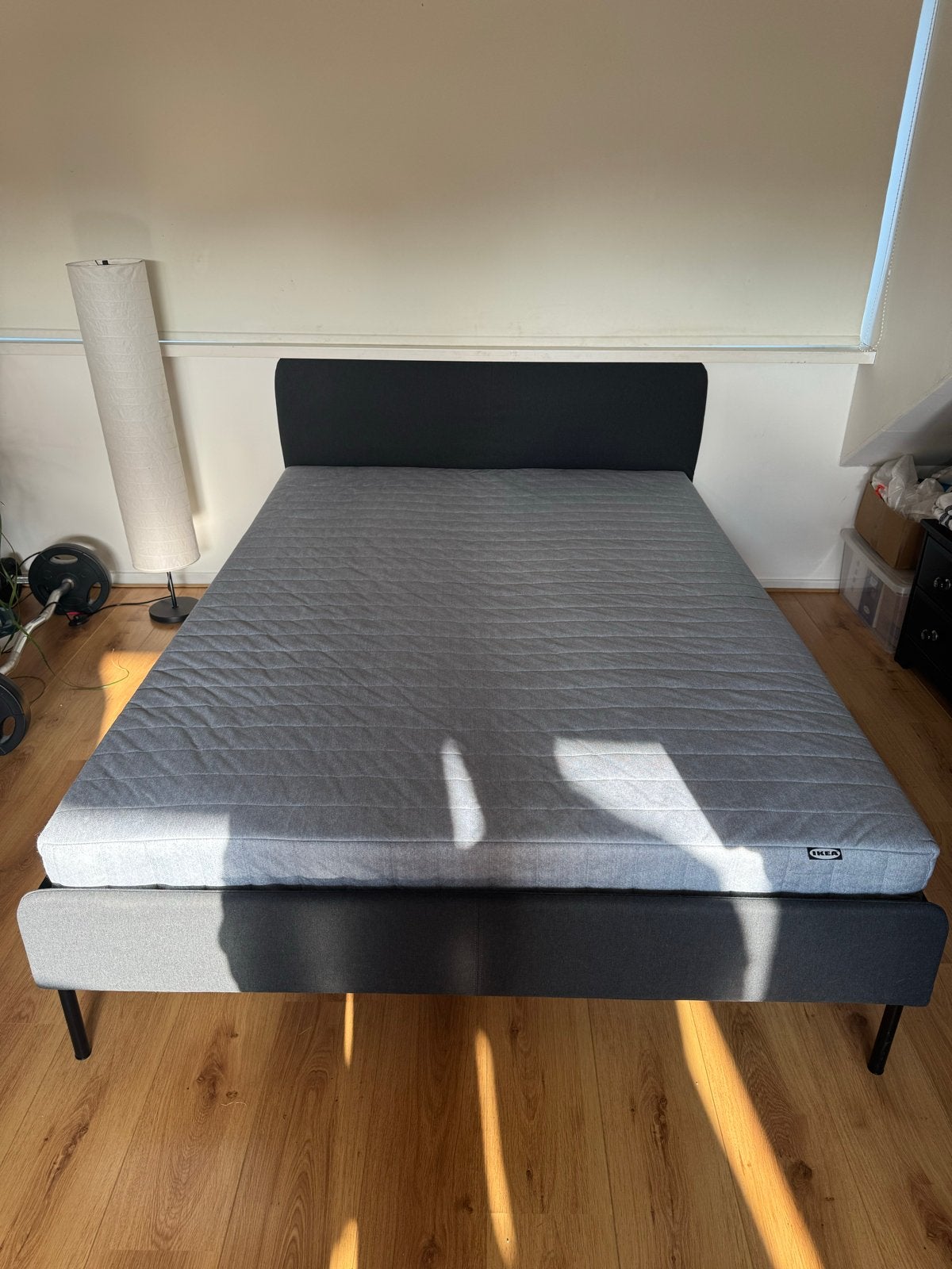 Ikea Slattum bed 140x200 met lattenbodem en matras, Huis en Inrichting, Ophalen, Tweepersoons, 140 cm, Zo goed als nieuw