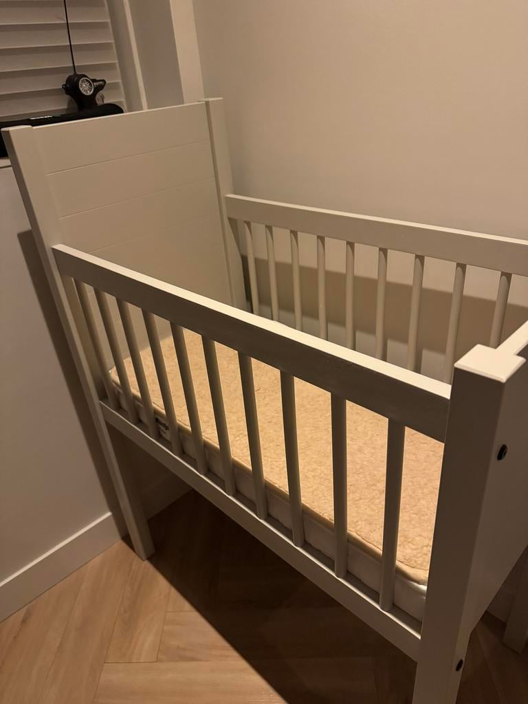 Kidsmill wieg met matras en Kico Label onderlegger, Ophalen, Zo goed als nieuw, Wieg