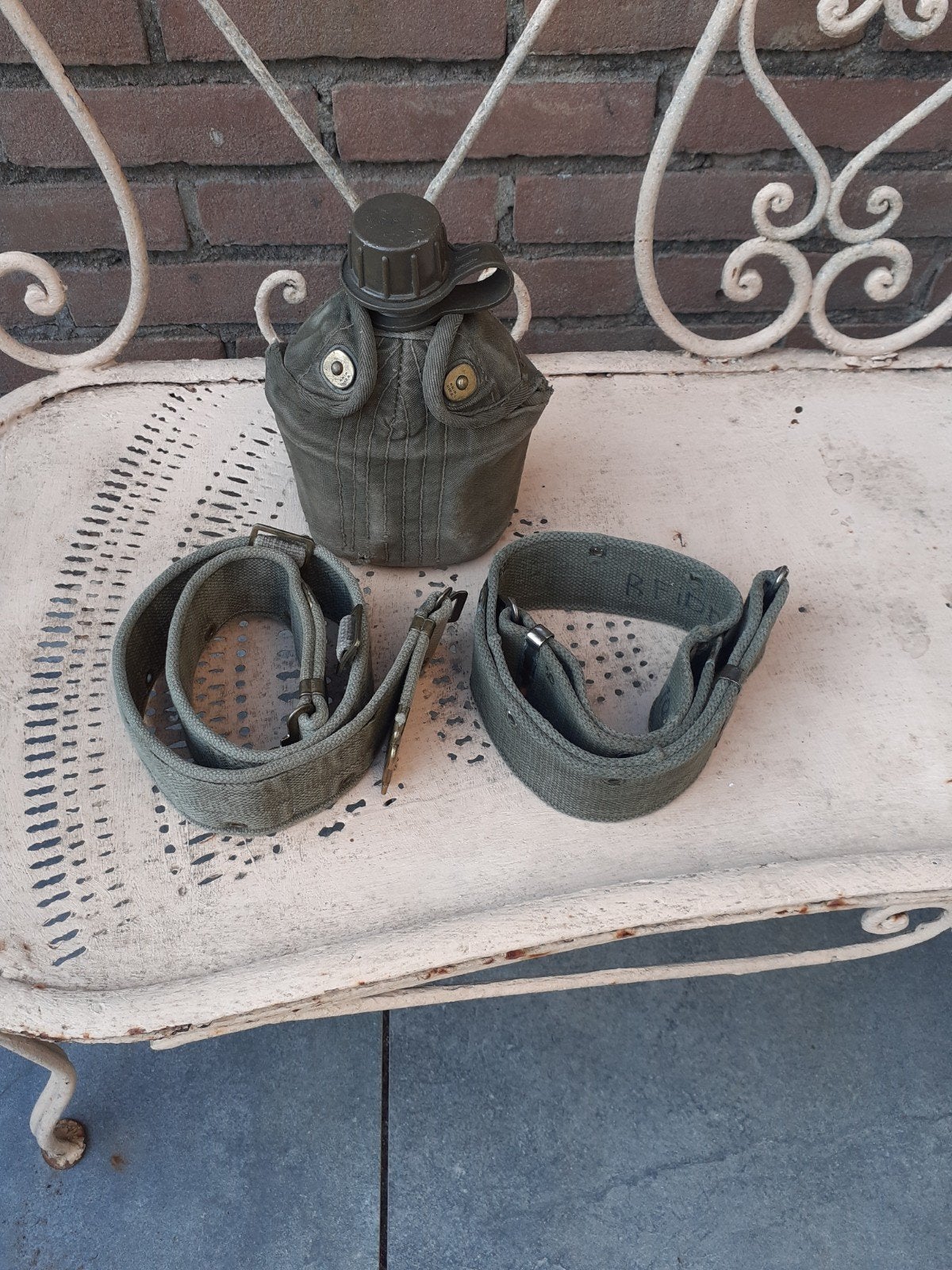 Oude leger riem en veldfles, Ophalen of Verzenden, Landmacht, Nederland, Overige typen