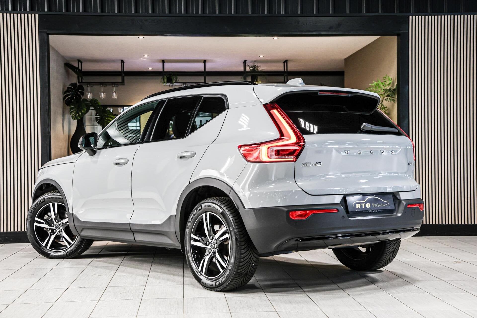 Foto 3 van Volvo XC40 2.0 B3 Plus Dark