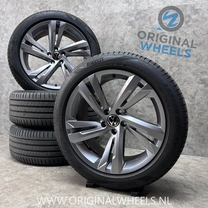 19 inch originele Valencia velgen + zomerbanden VW Tiguan R, Auto-onderdelen, Banden en Velgen, 19 inch, Gebruikt, 255 mm, -