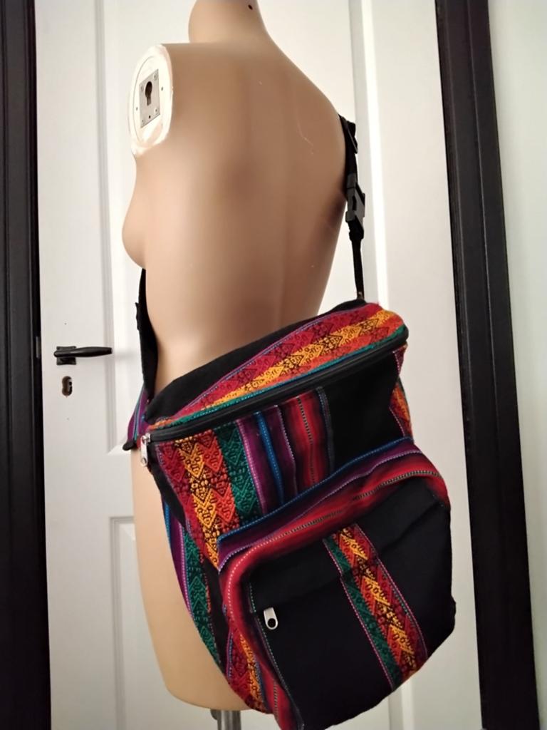 Nieuwe Rugtas - Sling Bag met Handige Zakjes, Overige merken, 25 tot 40 cm, Nieuw, Ophalen of Verzenden