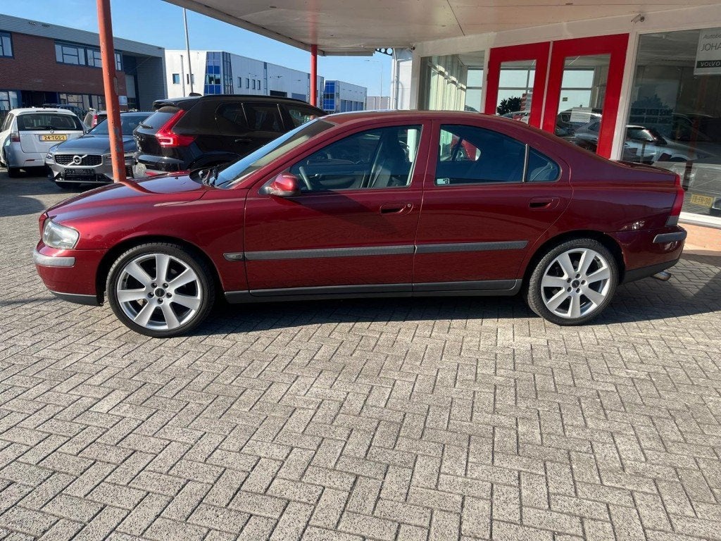 Volvo S60 2.4 Automaat 140 PK  Climate-controle  Trekhaak  N, Auto's, Volvo, Gebruikt, S60, 1476 kg, Bedrijf