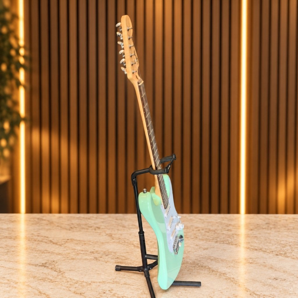Squier CV 50s Strat HT MN PPG SFG Gitaar Squier Affinity, Fender, Zo goed als nieuw, Support@fender.com, 17600 Catalina Street
Los Angeles, CA 90746
USA