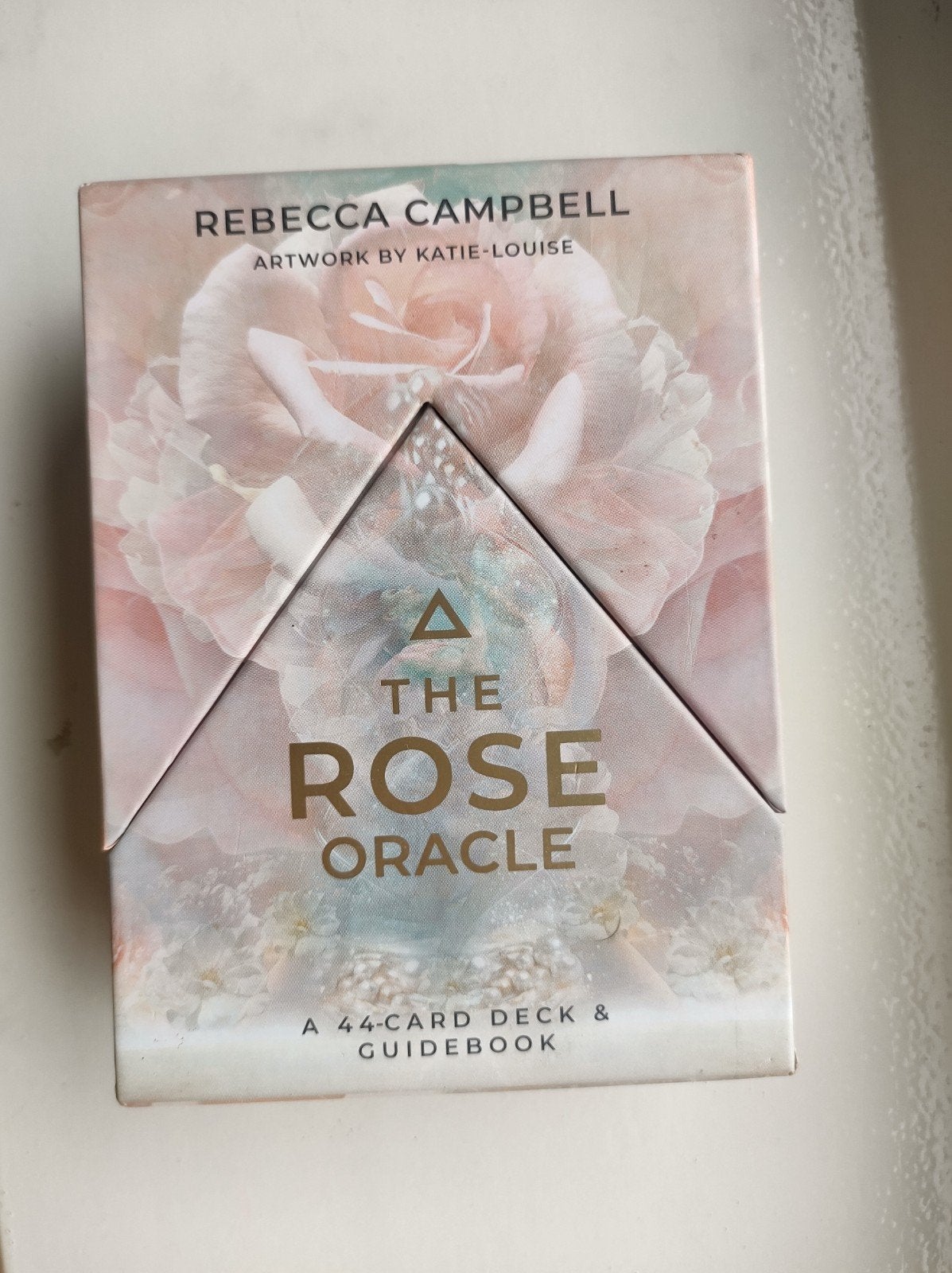 The Rose oracle - Rebecca Campbell, Tarot of Kaarten leggen, Overige typen, Ophalen of Verzenden, Zo goed als nieuw