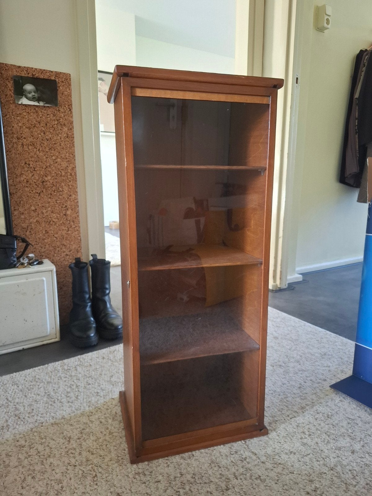 Vitrine kastje, Huizen en Kamers