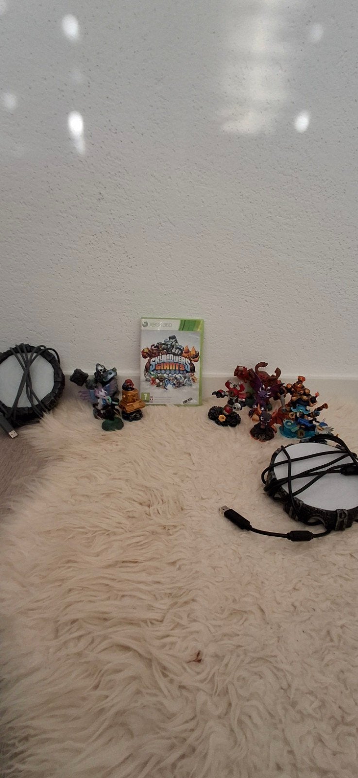 skylanders xbox 360 game, 2 portals en 11 figures, Ophalen of Verzenden, Zo goed als nieuw, 250 GB, Zonder controller