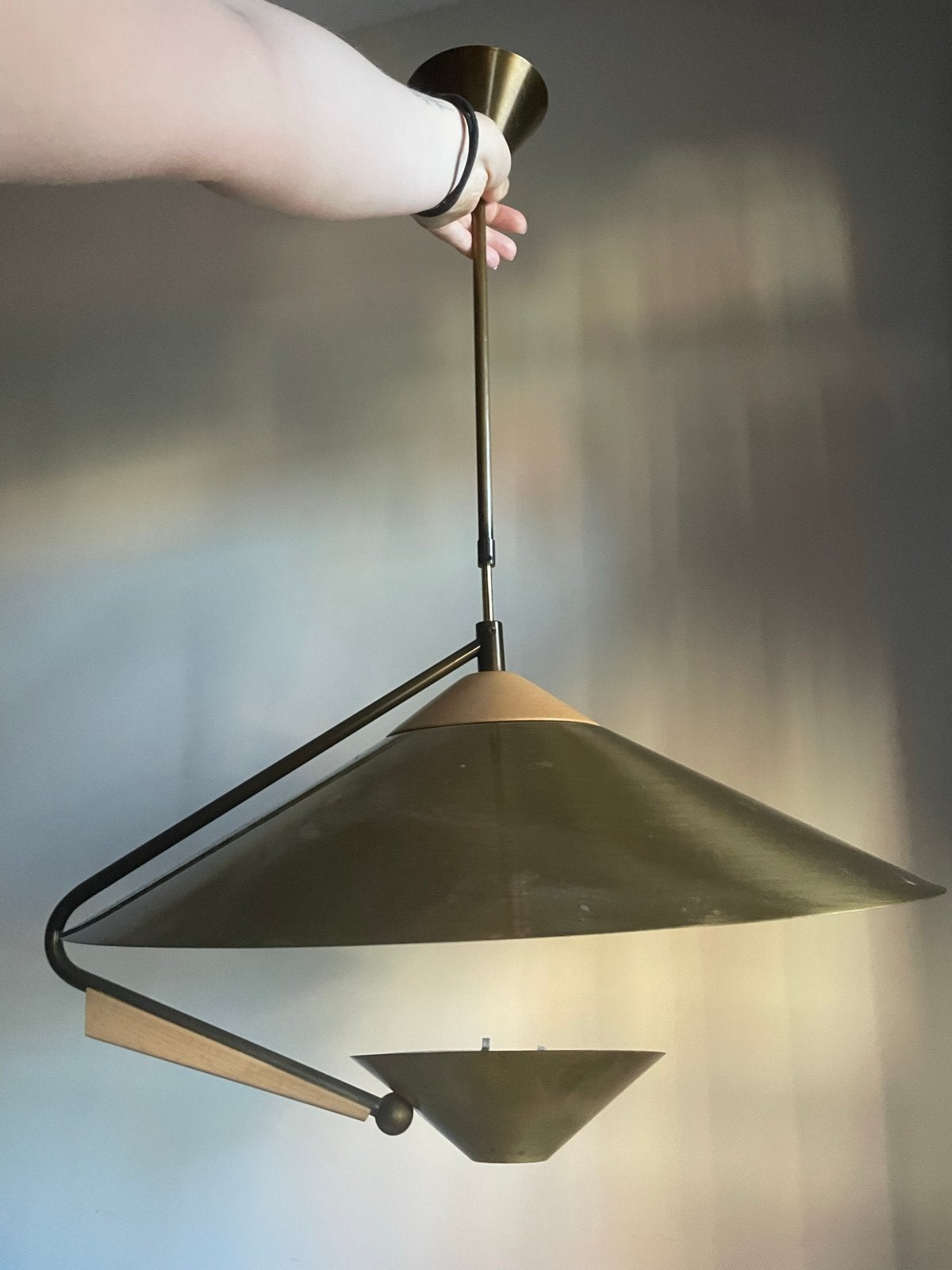 Vintage Massive postmodern Hanglamp Messing & Hout jaren ‘80, Huis en Inrichting, Lampen | Hanglampen, Ophalen, Postmodern, Hollywood Regency, Space Age, Memphis