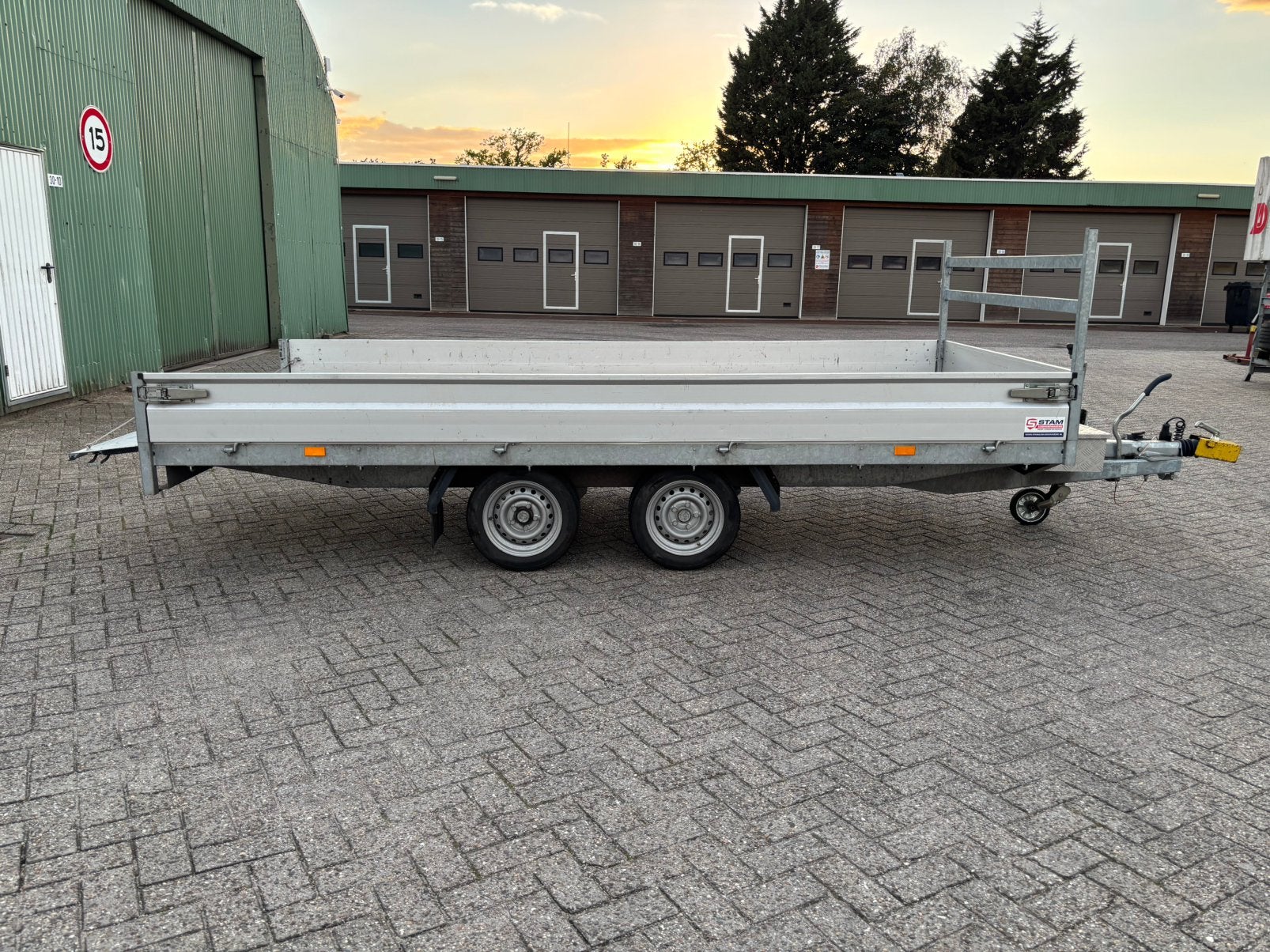 Hapert Azuro H-2 Plateauaanhanger 405x180cm (2700 kg) 8-2024, 100 liter of meer, Ophalen, Transportkar
