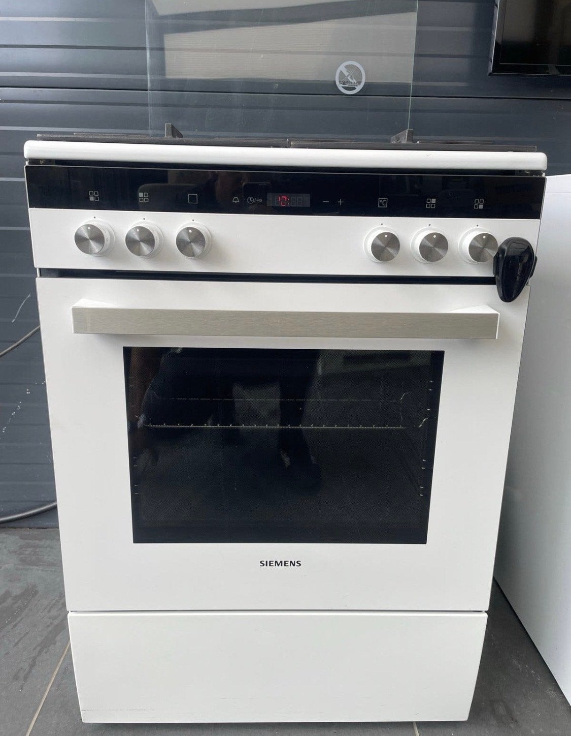 Siemens Vrijstaand Gasfornuis met Oven - Wit, Ophalen, 60 cm of meer, Grill, 4 kookzones