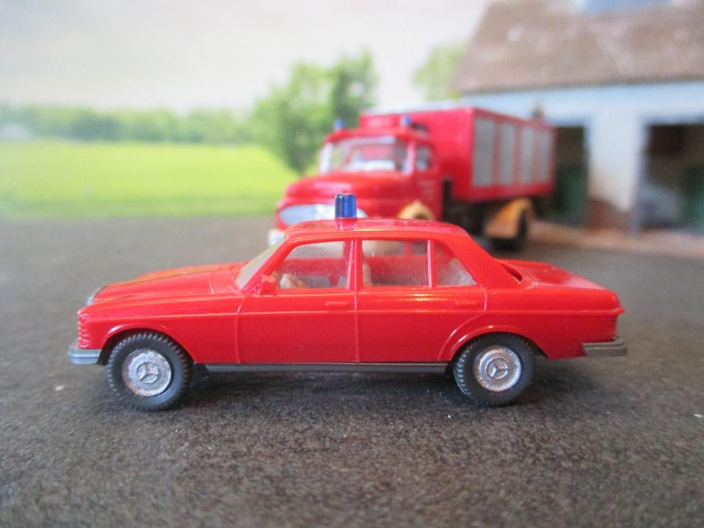 Mercedes Benz W123 240D Wiking brandweer, Ophalen of Verzenden, Gebruikt, Auto, Wiking