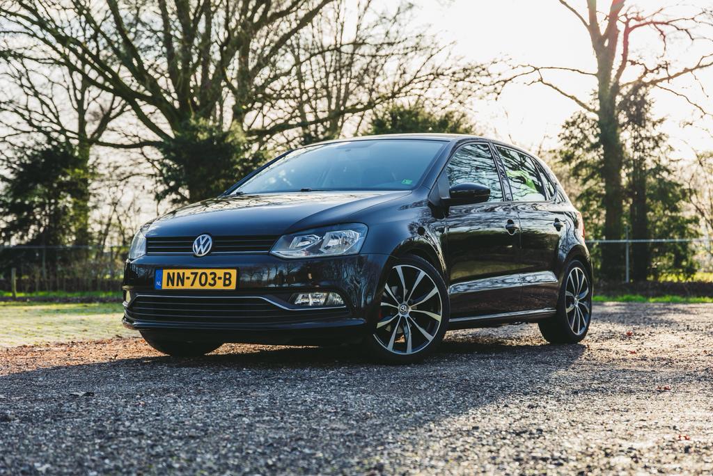 Volkswagen Polo 1.2 TSI 66KW 2016 Zwart, Auto's, Stof, 40 €/maand, Zwart, 4 cilinders