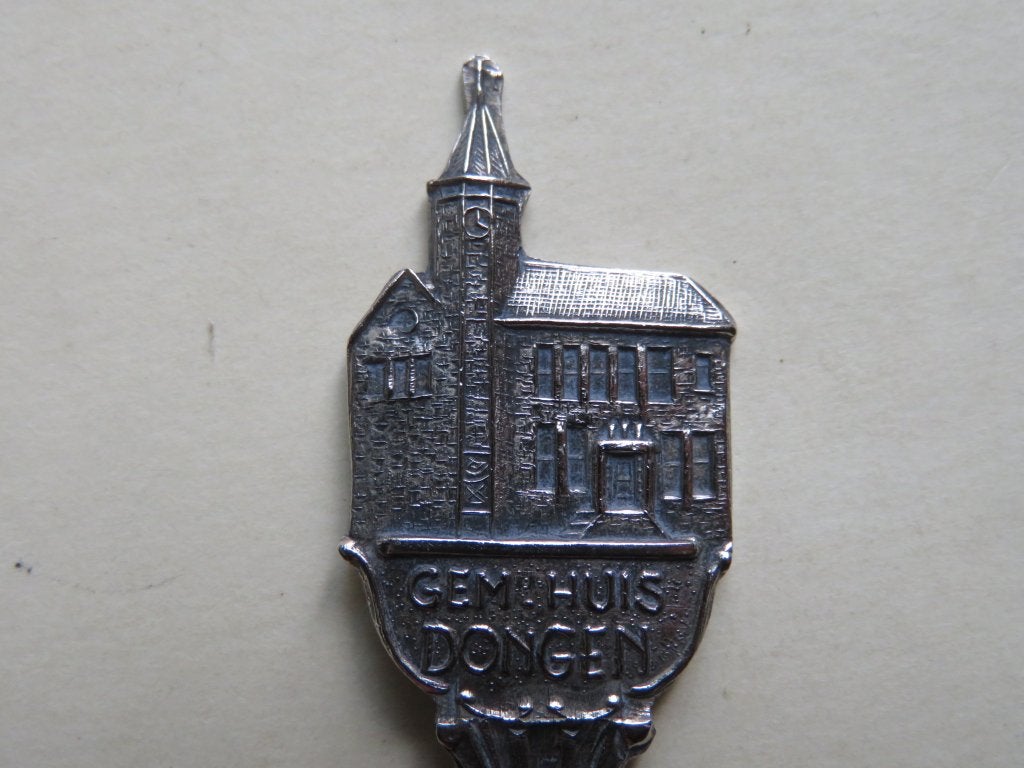 Lepeltje gemeentehuis Dongen, Verzenden