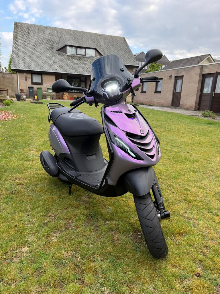 Piaggio Zip IGET snor 2022, Tweewielers Eindhoven, Tweewielers Eindhoven, Zip, Zo goed als nieuw