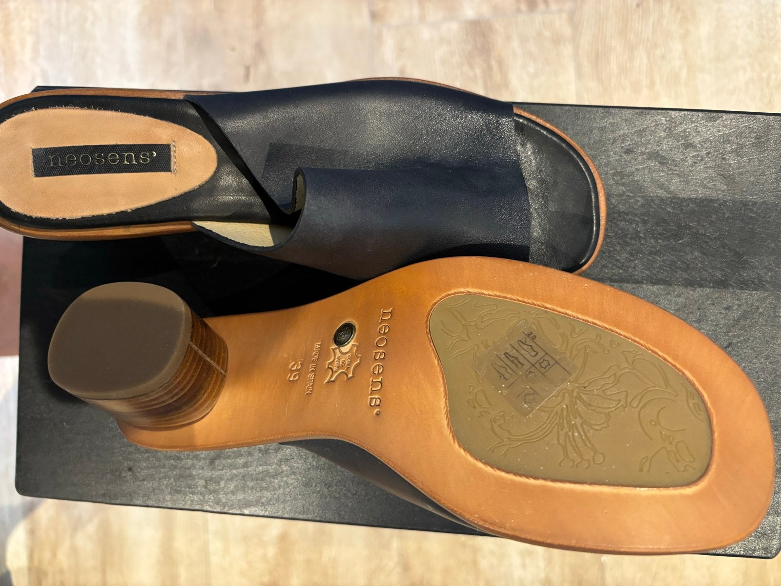 Neosens leren muiltjes/sandalen maat 39, Ophalen of Verzenden, Zo goed als nieuw, Zwart, Sandalen of Muiltjes