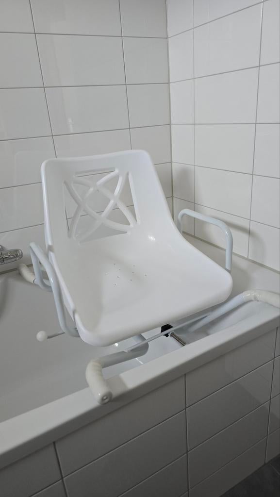Draaibare badstoel, Ophalen