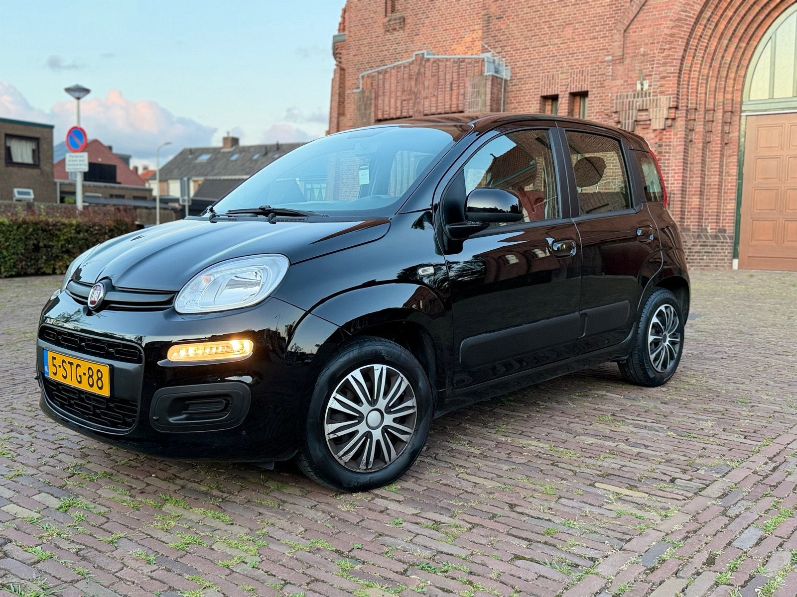Fiat Panda 0.9 Twinair 2013 Zwart - Airco - Nette uitvoering, Auto's, Stof, 31 €/maand, Panda, Start-stop-systeem
