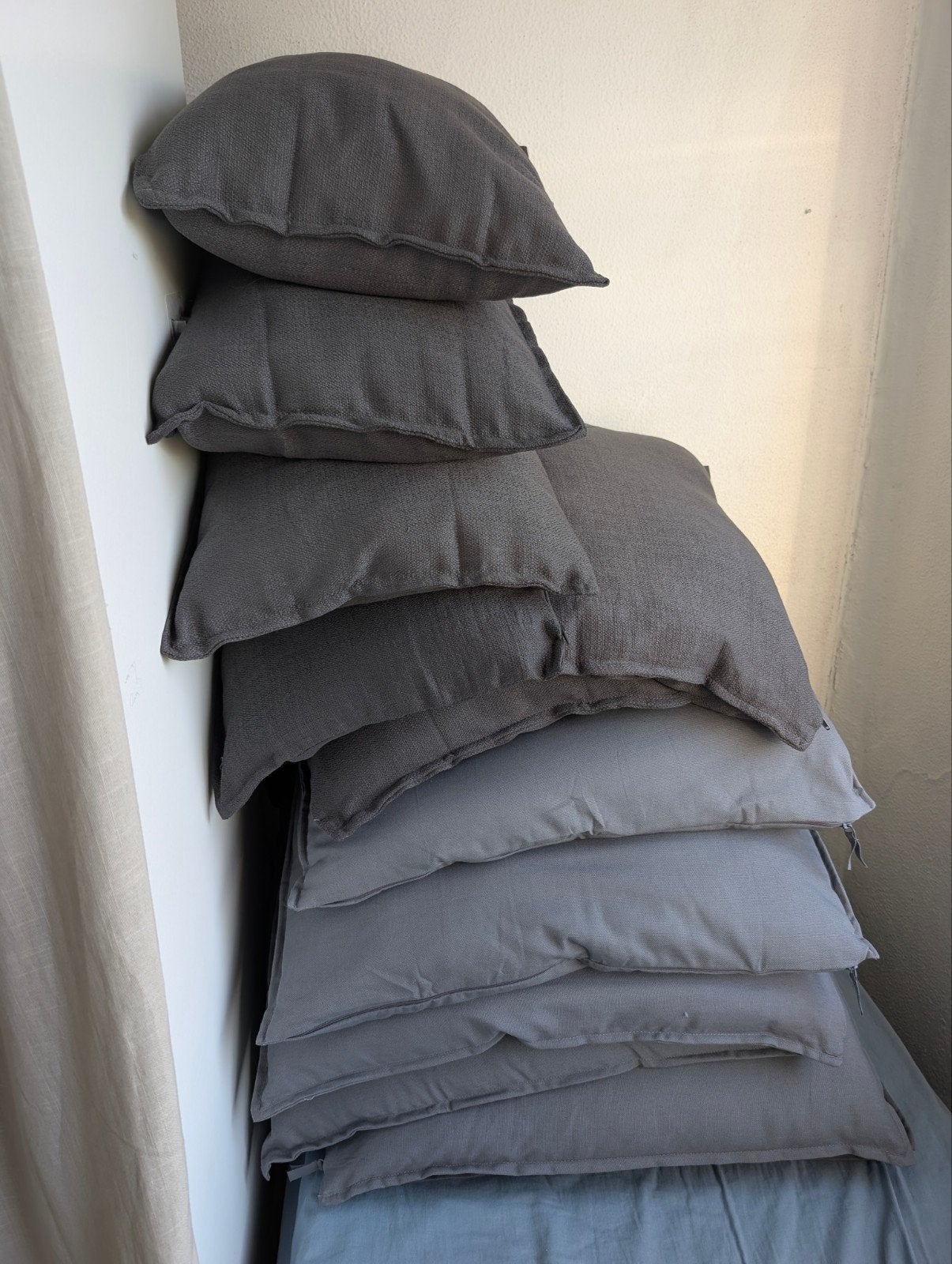 Kussens: 6x grijs 65x65 en 10x antraciet 40x58, Ophalen, Nieuw, Grijs, Vierkant