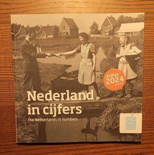 Nederland in cijfers 2024. Jubileumeditie door CBS, Ophalen of Verzenden, Zo goed als nieuw, CBS