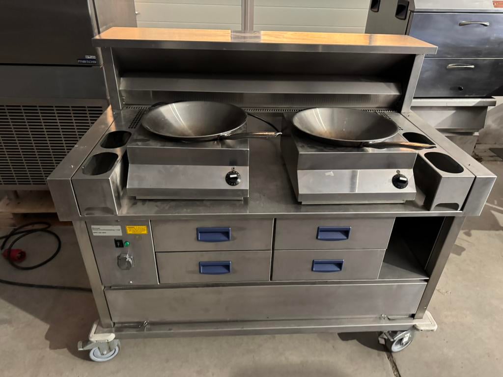 Mobiele kookstation met afzuiging, Ophalen
