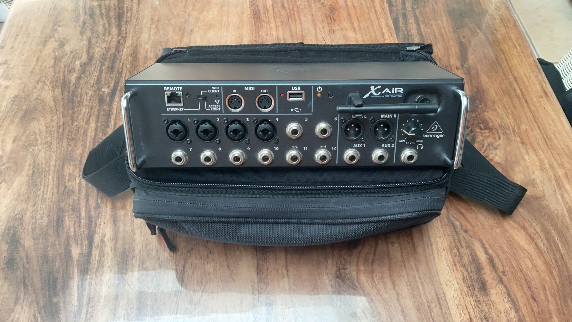 Behringer xair xr12, Ophalen of Verzenden, Zo goed als nieuw