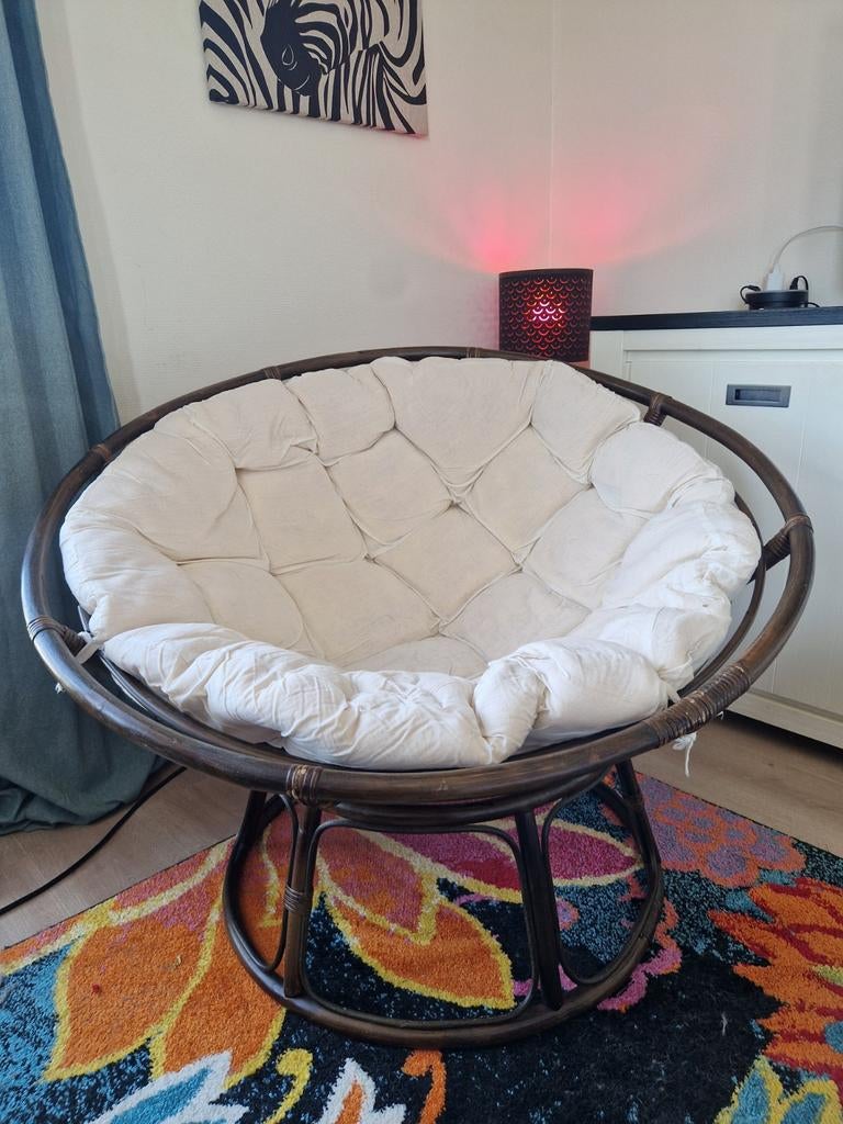 Papasan stoel met kussen - Rotan fauteuil, Huis en Inrichting, Gebruikt, Bruin, Stof, Eén